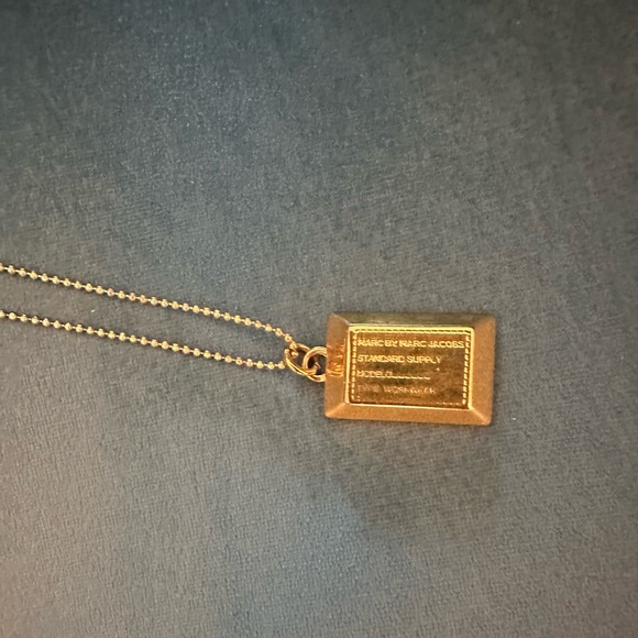 Marc by Marc Jacobs original gold ID block necklace - Picture 5 of 5